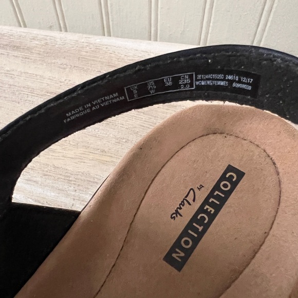 Clarks sandals - 7.5 Wide - Picture 3 of 4